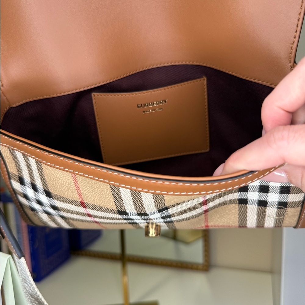NWT Burberry Tan and Brown Bag - Picture 10 of 14